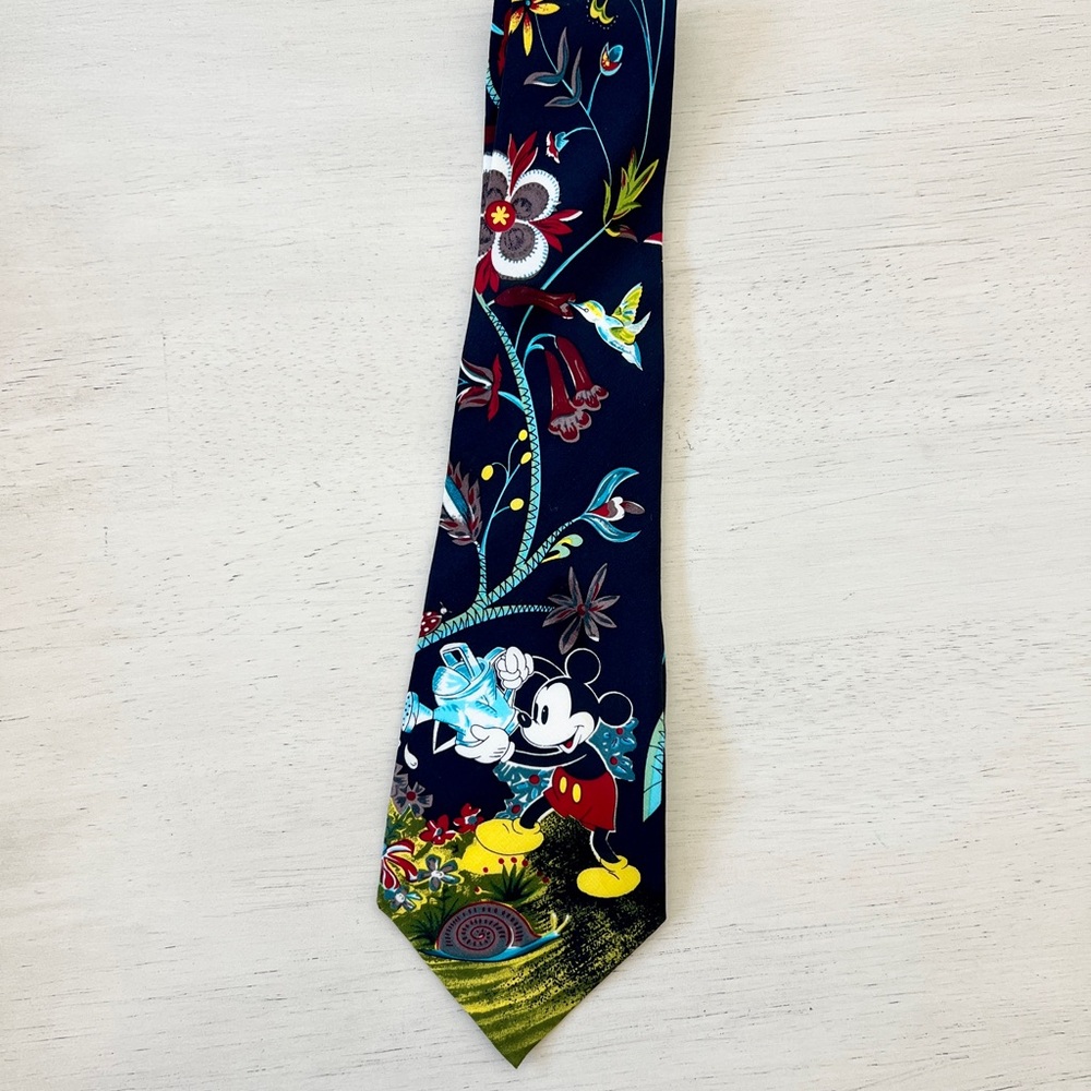 Mickey Mouse Disney Vintage 100% Silk Tie Made in Hong Kong Floral Nature
